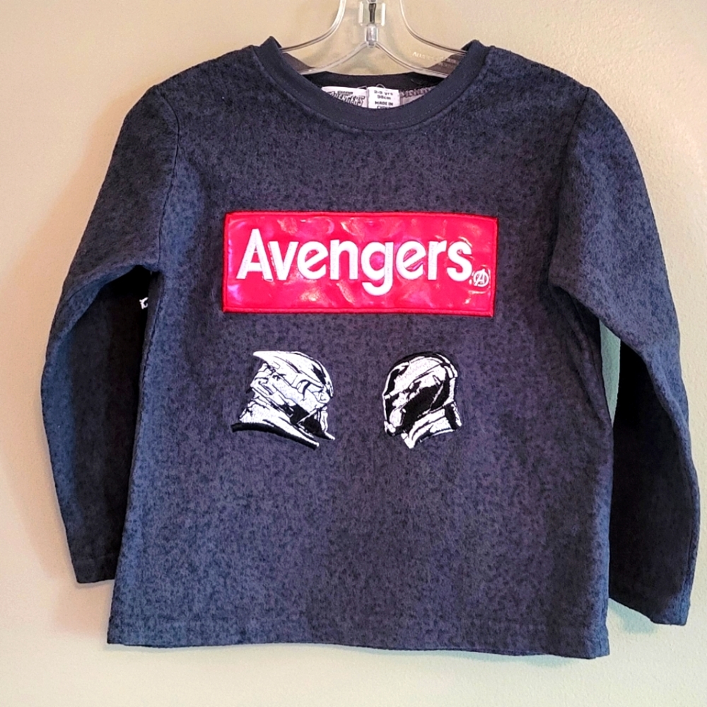 Avengers grey/red light fleece embrodiered sweater